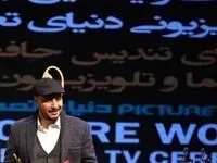 فیلم به آغوش کشیدن جواد عزتی توسط خانم بازیگر 