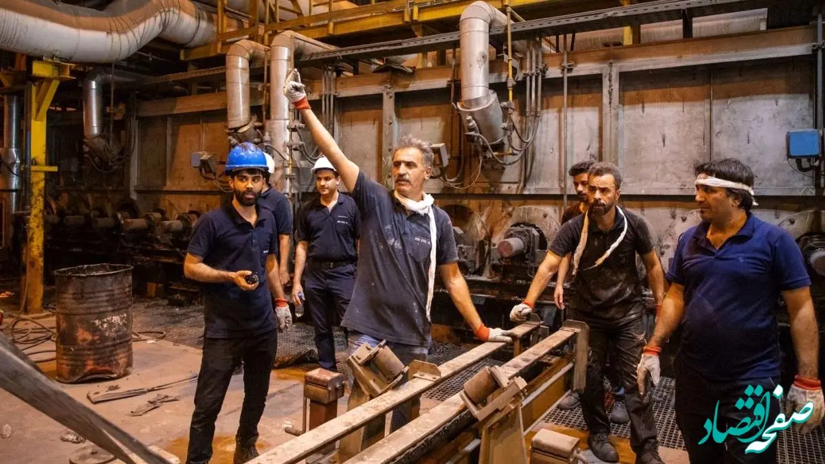روایت کارکنان فولاد اکسین از کار در گرمای ۵۰ درجه