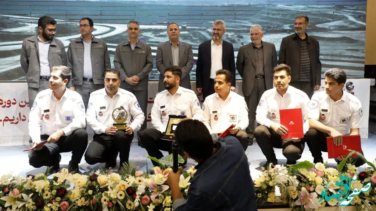 معدن 5 گل گهر مقام قهرمانی کسب کرد