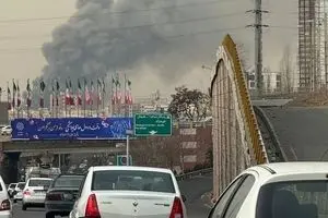 خبر فوری/ آتش سوزی بازارچه محلی جنت‌آباد تهران + فیلم