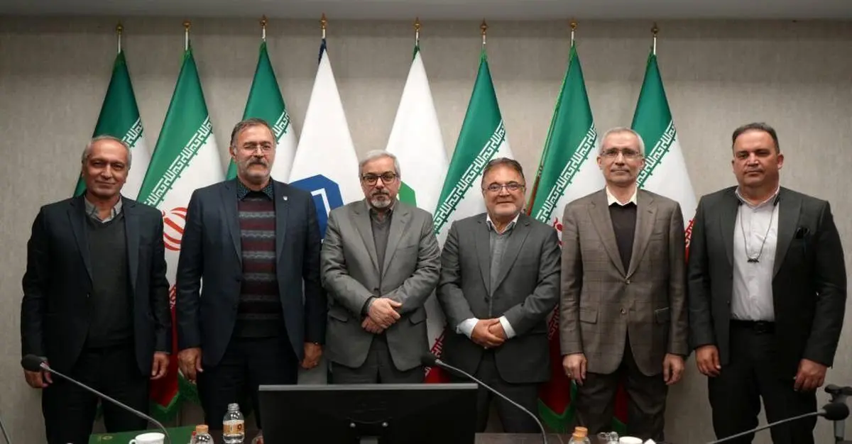 طی احکامی از سوی سیدعلیرضا سیاسیراد، اعضای هیات مدیره ذوب آهن اصفهان منصوب شدند
