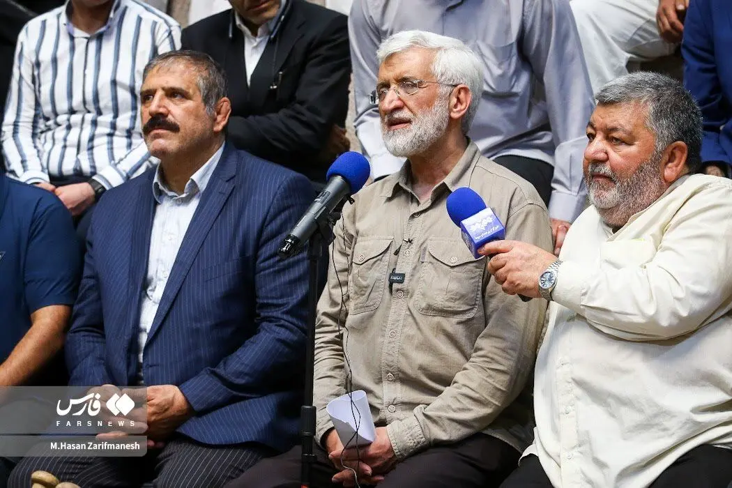 عکس | شوخی و خنده‌های عباس جدیدی کنار نامزد انتخابات