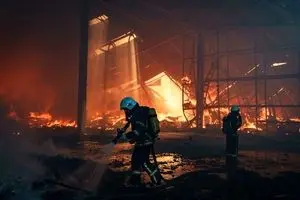 آخرین اخبار انفجار انبار نفت البرز | آتش سوزی تا ساعتی دیگر خاموش می‌شود