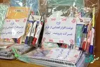 توزیع بسته های نوشت افزار جهت دانش آموزان کم برخوردار بهزیستی و کمیته امداد امام خمینی (ره)