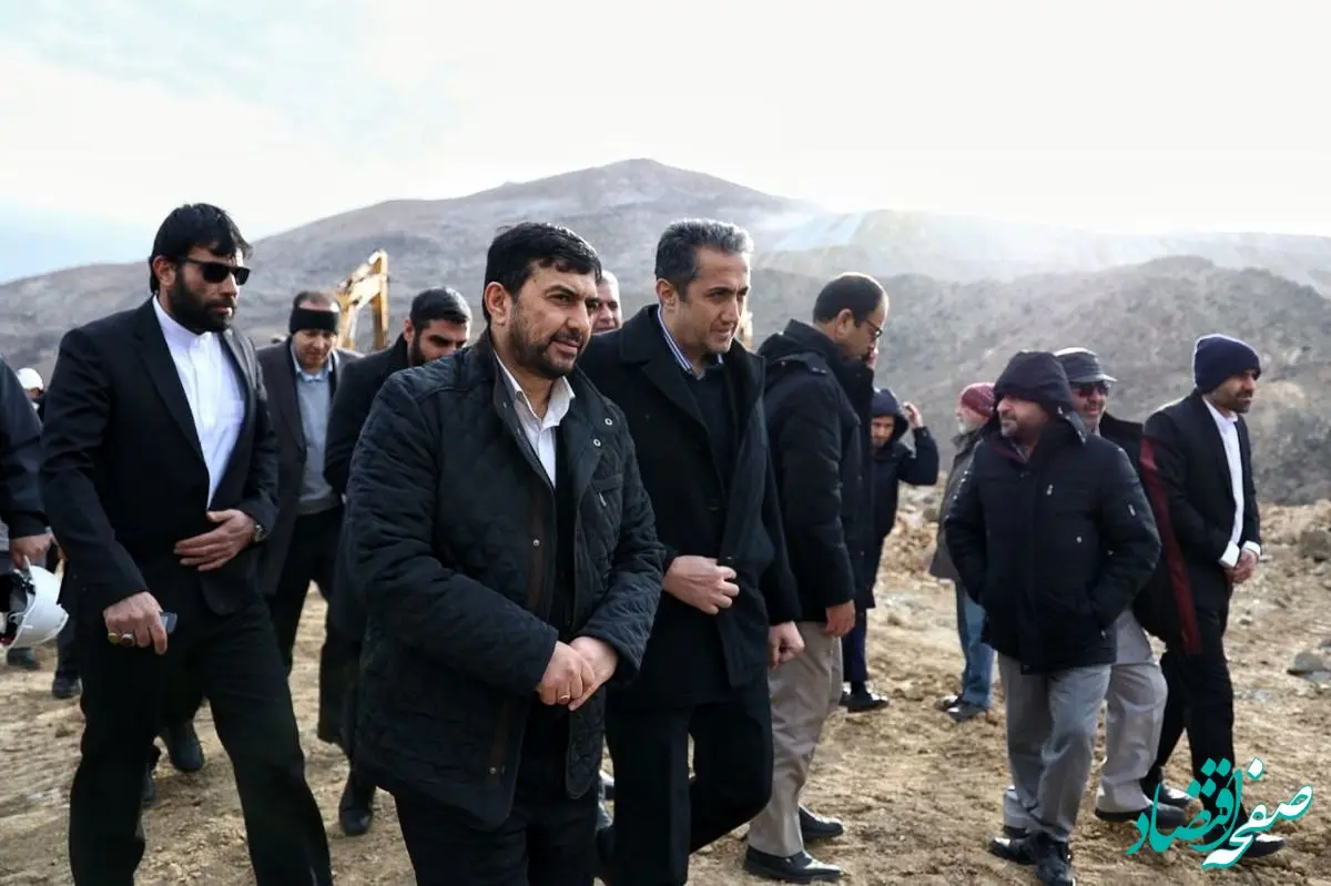 بازدید میدانی رئیس هیات عامل ایمیدرو و مدیرعامل شرکت ملی مس از ابرپروژه احداث فاز ۳ و ۴ تغلیظ مجتمع مس سرچشمه/تلألو امید در دل کوه‌های سرچشمه