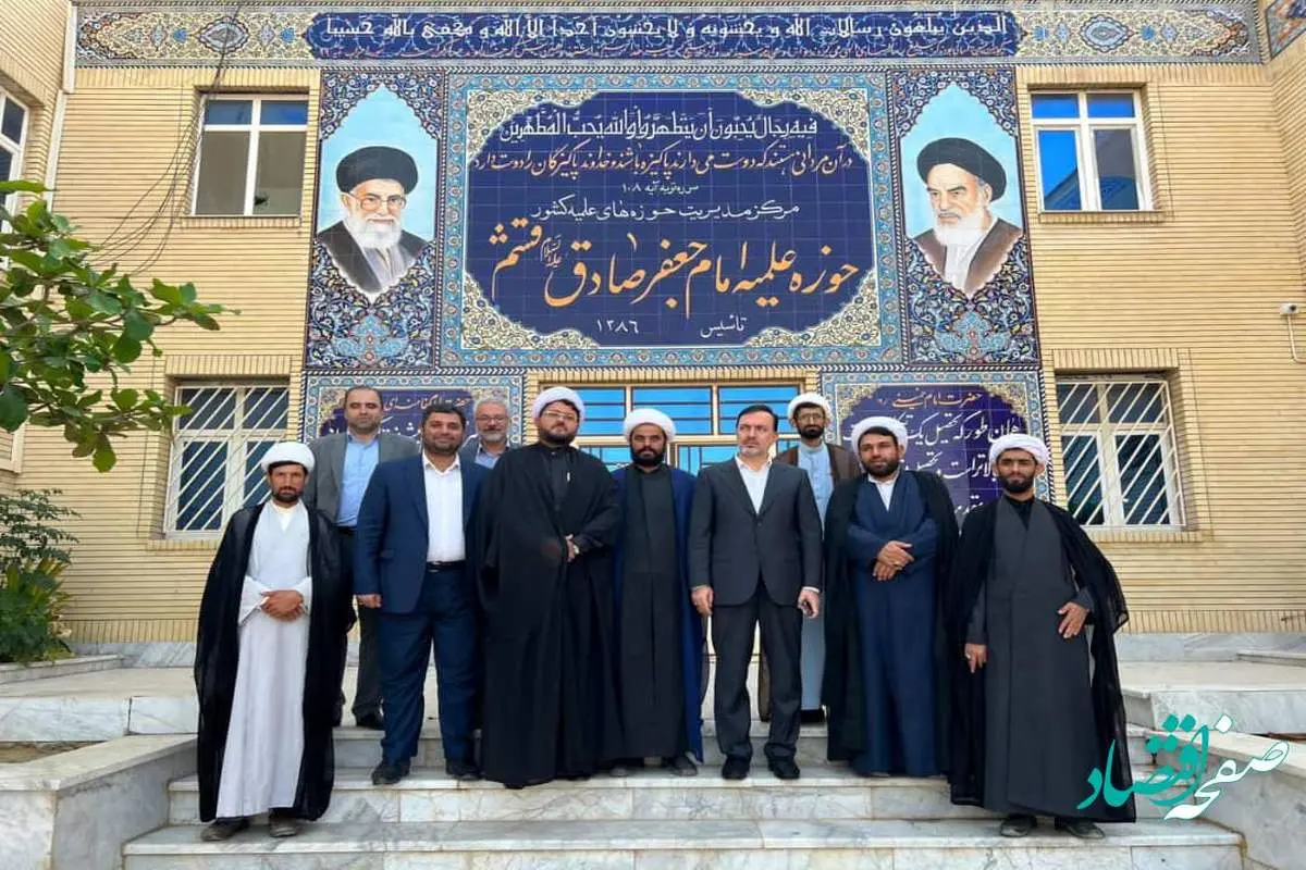 لزوم نقش آفرینی بیشتر طلاب و روحانیون در حوزه های فرهنگی و اجتماعی