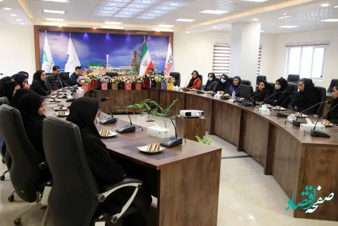 تقدیر از بانوان شاغل در مجتمع فولاد غدیر نی‌ریز