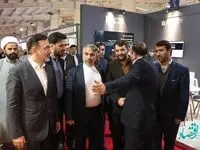 بازدید دبیر شورای عالی مناطق آزاد از غرفه بیمه ایران در نمایشگاه قشم