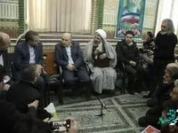 برپایی میز خدمت در نماز جمعه با حضور مدیرعامل سازمان منطقه آزاد ماکو