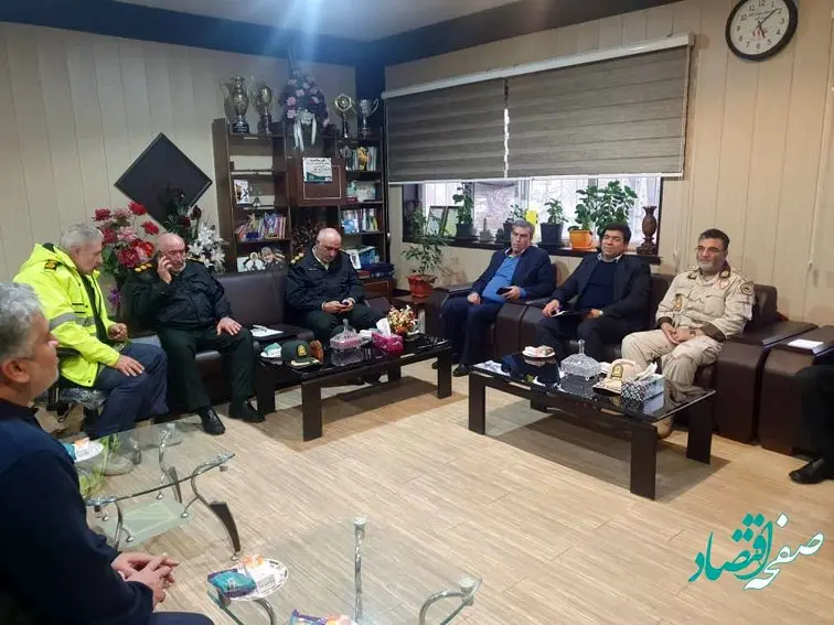 جلسه قائممقام بیمه دانا با فرماندهان فراجا و آموزش و پرورش آذربایجان غربی برای رسیدگی فوری به وضعیت مناطق