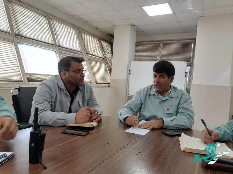 برگزاری جلسه ارتباط با کارکنان، مدیریت منابع انسانی و امور اجتماعی شرکت صنعت فولاد شادگان با کارکنان واحد