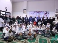 بانک صادرات ایران در 10 مدرسه تهران از مقام معلم تجلیل کرد