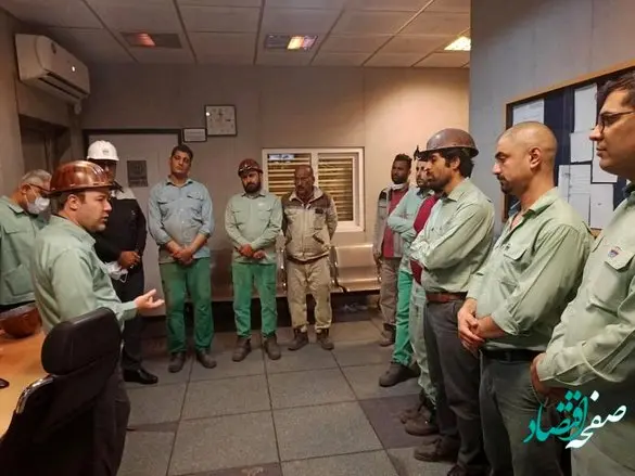 بازدید مدیرعامل فولاد هرمزگان از خط تولید همزمان با ریختهگری گرید جدید