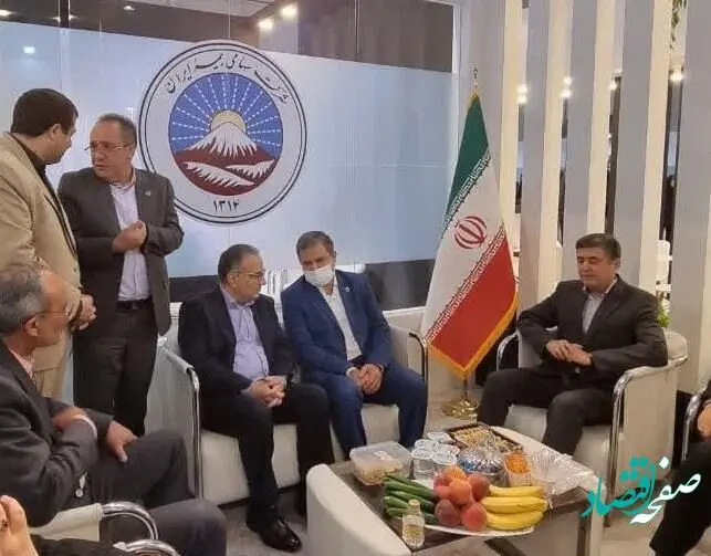 بازدید رییس کل و اعضای هیأت عامل بیمه مرکزی از غرفه بیمه ایران