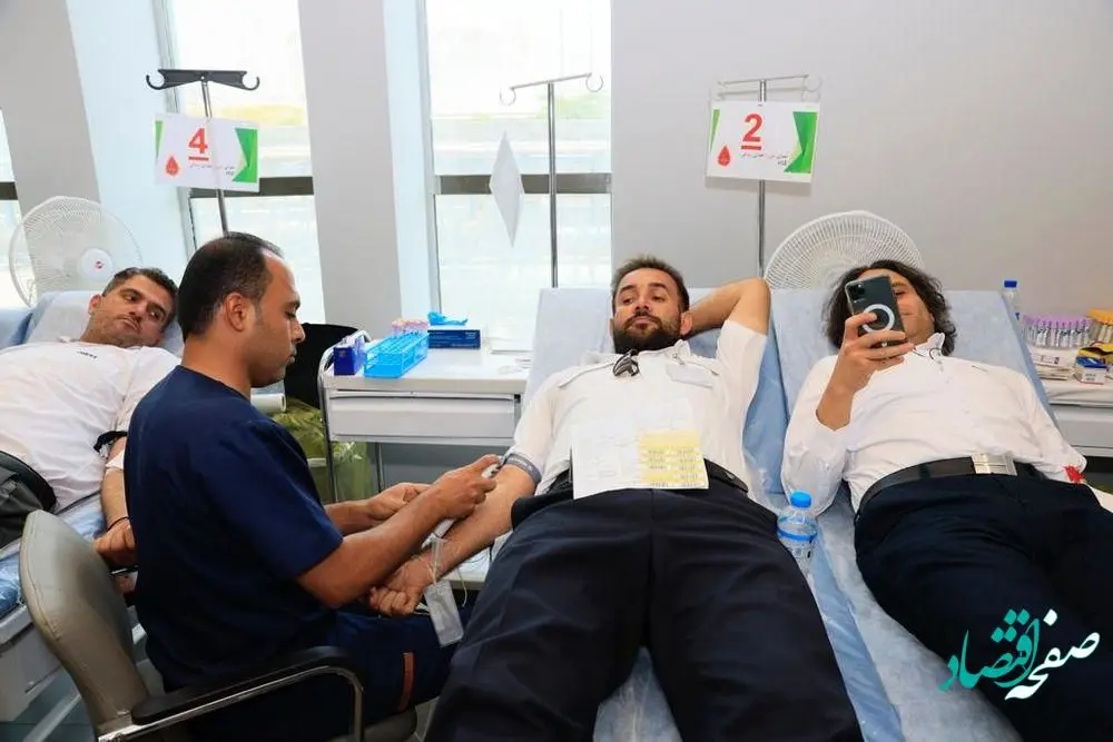 کارکنان شرکت پلیمر آریاساسول رکورد اهدای خون را شکستند