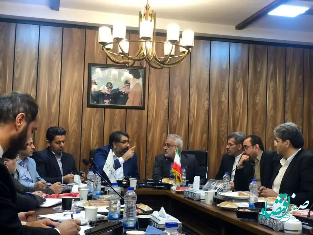 انتظار مردم از مسئولان، خردورزی و اقدام به موقع در حل مشکلات اقتصادی است