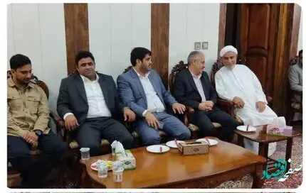 دیدار عیدانه جمعی از معاونان و مدیران سازمان منطقه آزاد قشم با علمای اهل سنت و مردم قشم