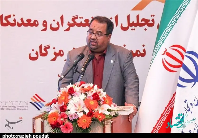 سرمایه گذاران محور اصلی و ایثارگر واقعی صنعت و تولید در منطقه ویژه اقتصادی پارسیان هستند