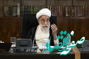 سخنان یک روحانی معروف خطاب به آیت الله جنتی با توجه به بالا بودن سنش / حجاب زورکی نمی شود