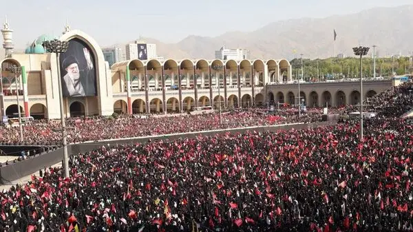 روایت یک وداع تاریخی؛ از اشک فرزندان رهبر شهید تا حضور گسترده مردم