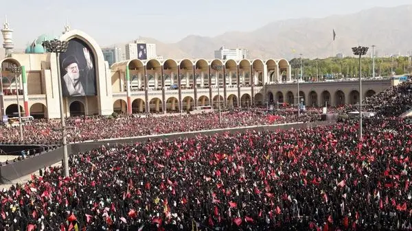 روایت یک وداع تاریخی؛ از اشک فرزندان رهبر شهید تا حضور گسترده مردم