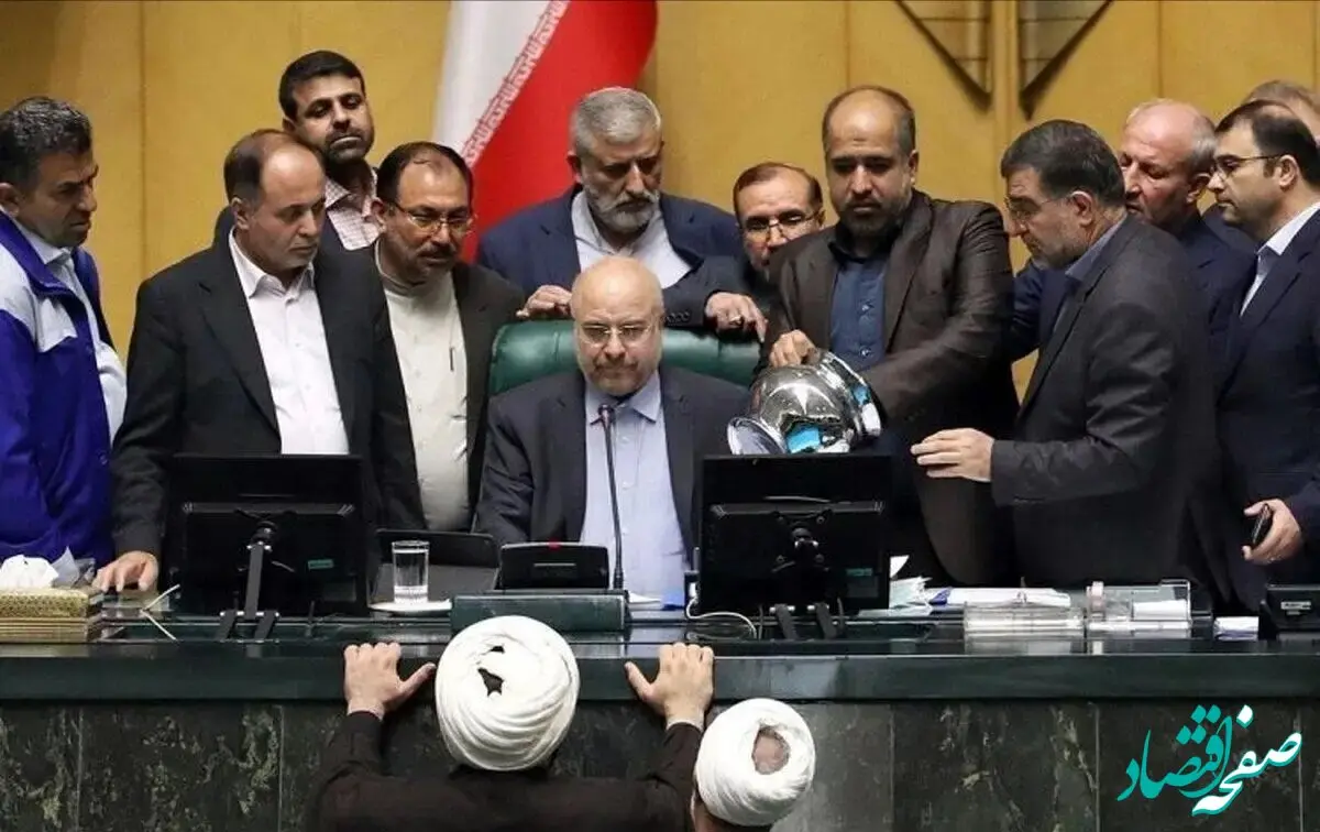 این خنده یعنی آقای رسایی به پایان خود سلام کن!