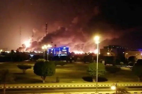 آتش به تأسیسات نفتی عربستان رسید؛ بازار انرژی دوباره در معرض شوک