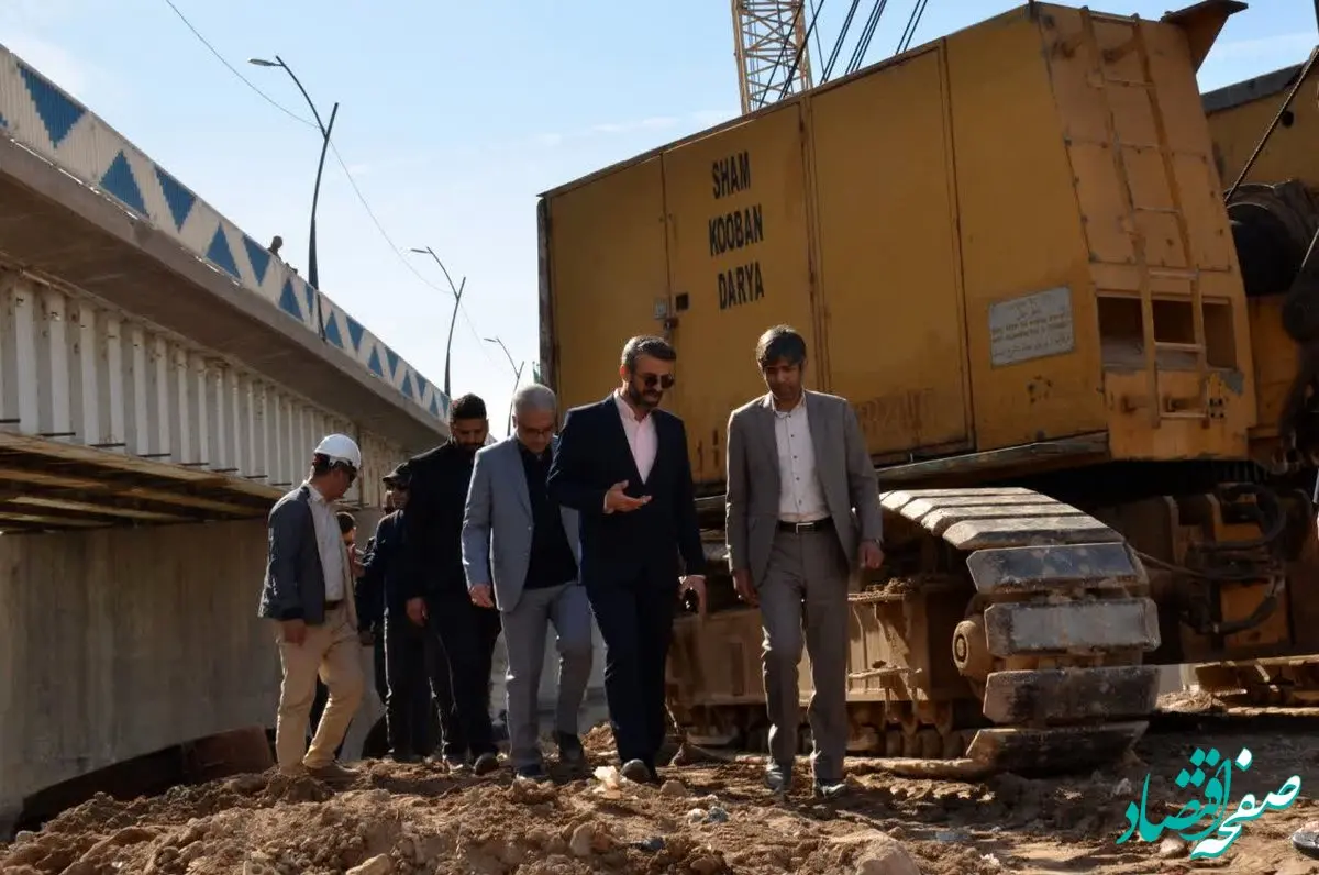 بازدید مدیرعامل سازمان منطقه آزاد اروند از پروژه پل شهدای اروند