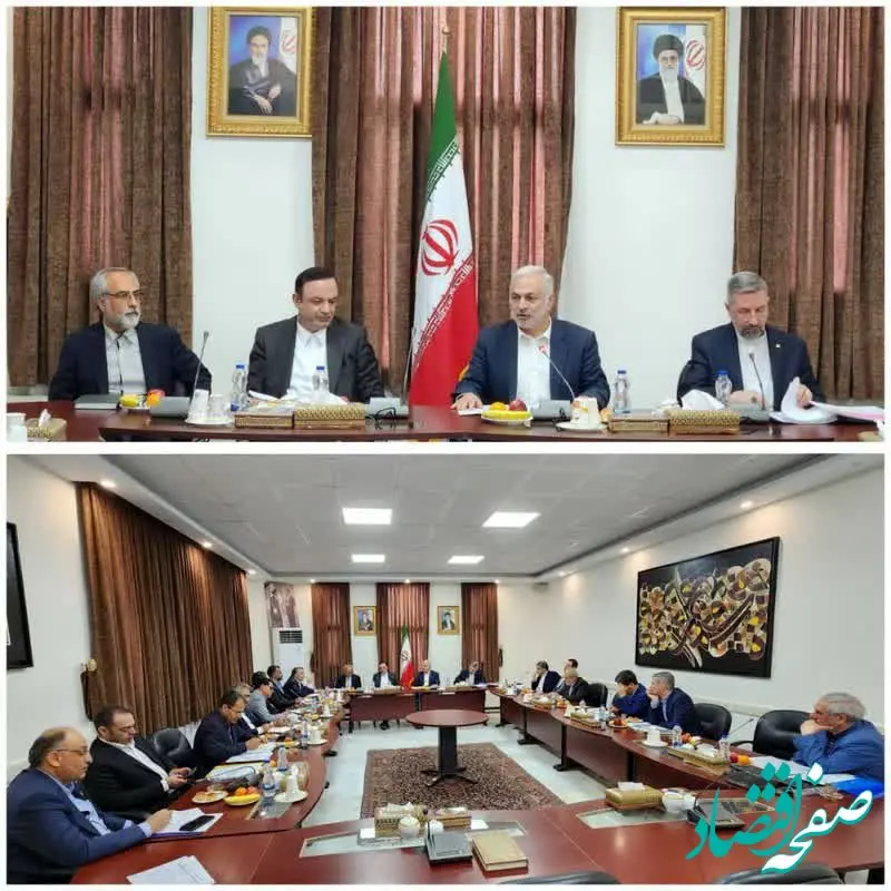 در نشستی با حضور "وحید جلال‌زاده" معاون کنسولی، مجلس و ایرانیان وزارت امور خارجه و "رضا مسرور" دبیر شورای‌عالی مناطق آزاد و ویژه اقتصادی، بر لزوم بهره‌گیری حداکثری از ظرفیت‌های مناطق آزاد در راستای تقویت دیپلماسی اقتصادی کشور تأکید شد