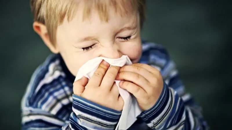 چگونه بفهمیم سرماخوردگی داریم یا کرونا؟