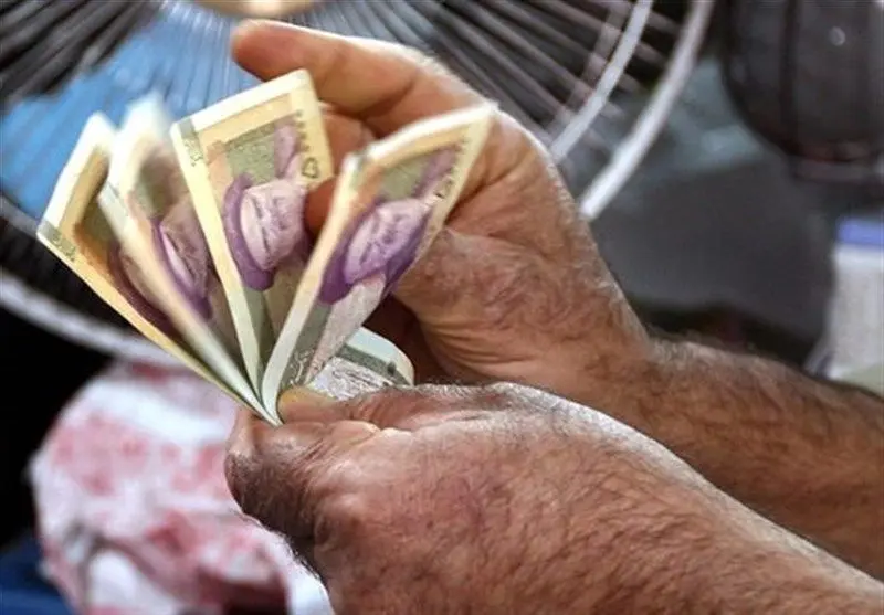 جدول افزایش حداقل دستمزد ۱۴۰۴ | از حقوق پایه کارگران در سال ۱۴۰۴ تا افزایش دستمزد | مقایسه حقوق کارگران در ۱۴۰۳ و ۱۴۰۴ | رشد یا کاهش؟