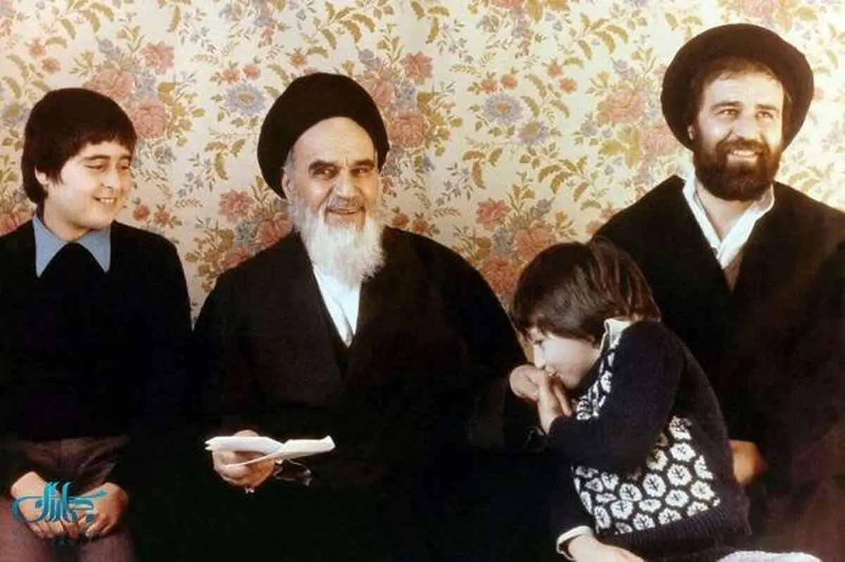 عکس این نوه امام خمینی (ره) که کمتر در انظار عمومی دیده می‌شود 