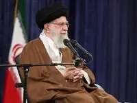 عکس | اهدای انگشتر رهبر انقلاب به این فرد خیلی معروف