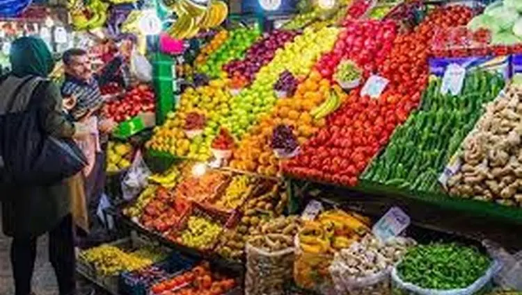 قیمت انواع میوه در بازار میوه و تره‌بار امروز یکشنبه ۲۸ اردیبهشت ۱۴۰۴ |  آناناس و توت فرنگی در صدر قیمت‌ها