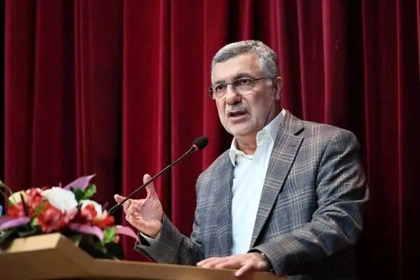 تأکید وزیر بهداشت بر جبران افزایش قیمت دارو از طریق پوشش بیمه‌ای | ظفرقندی: تولید دارو دو برابر شد