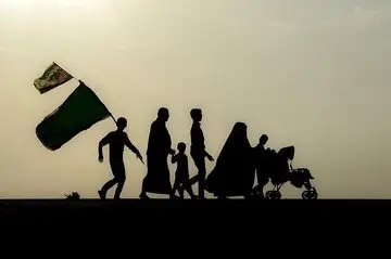 یک تصویر متفاوت حضور سردار بلندپایه سپاه در راهپیمایی اربعین
