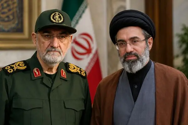 دیدار دبیر شورای عالی امنیت ملی با رهبر انقلاب اسلامی؛ تأکید بر مدیریت تنگه هرمز و پایان وضعیت نه جنگ، نه صلح