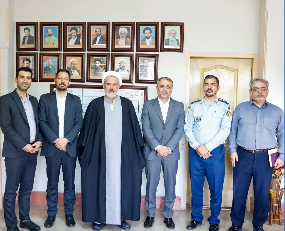 دکتر بهاری فر : معرفی خدمات شرکت بیمه حکمت صبا به جامعه ارتش از برنامه های ماست