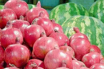 قیمت هر کیلو انار، خرمالو، هندوانه، کیوی و پرتقال شب یلدا چند؟