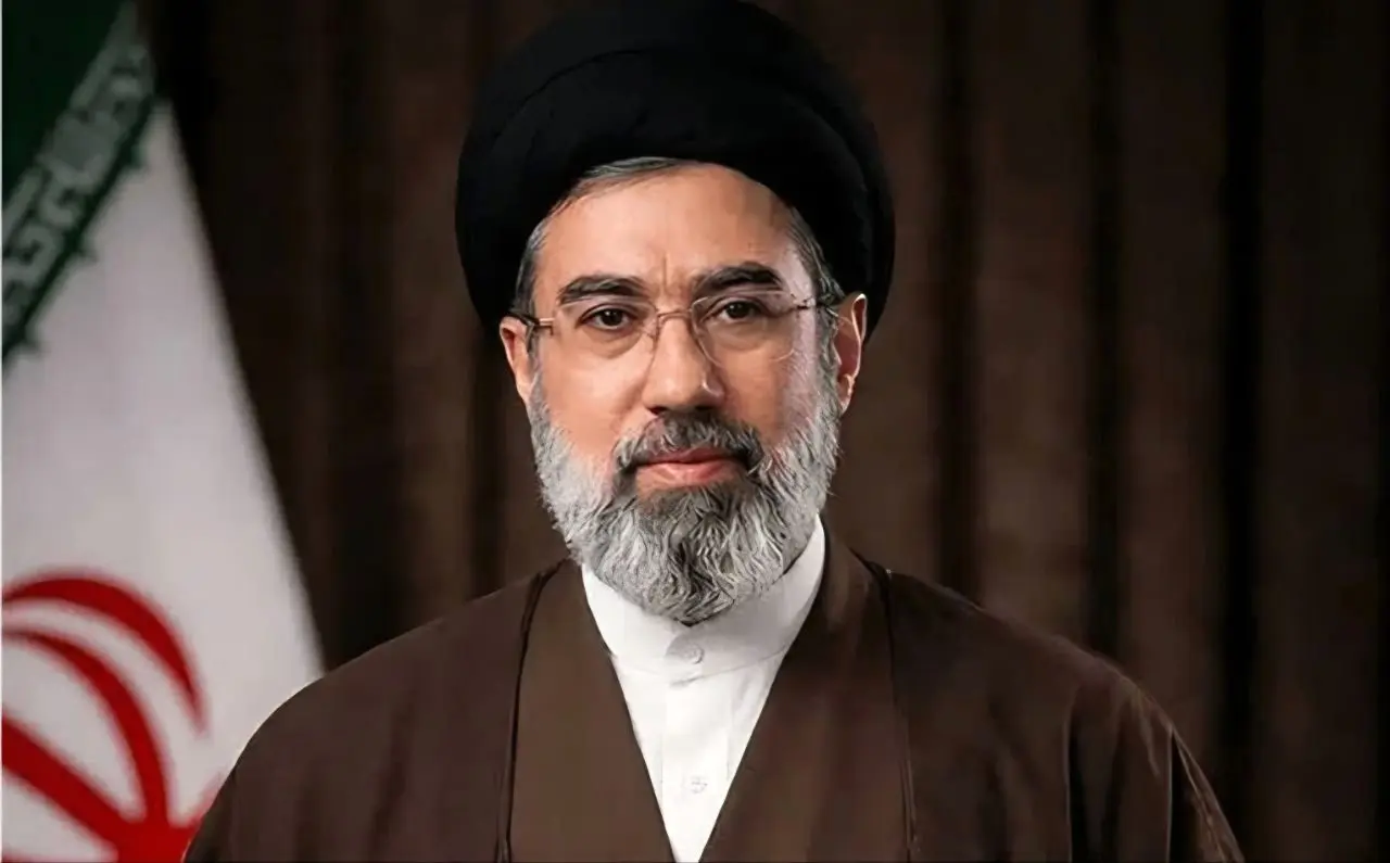 پیام حضرت آیت الله سیدمجتبی خامنه ای به مناسبت چهلمین روز شهادت رهبر شهید انقلاب