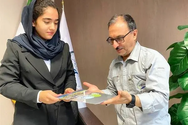 تجلیل مدیر عامل پتروشیمی ایلام از بازیکن نونهال تیم ملی والیبال