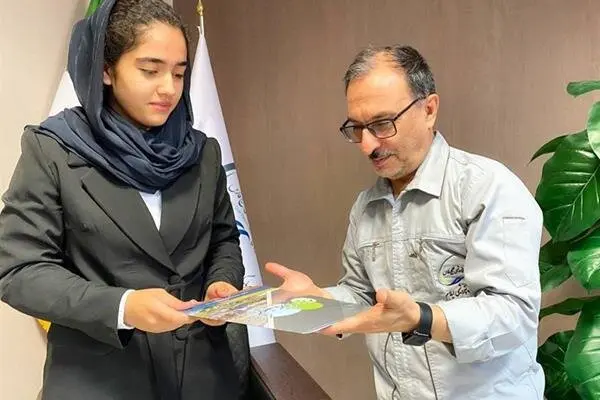 تجلیل مدیر عامل پتروشیمی ایلام از بازیکن نونهال تیم ملی والیبال