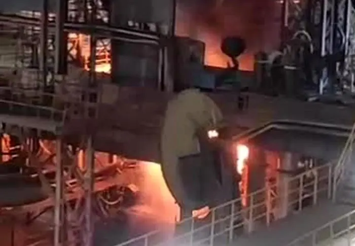 ویدیو: لحظه انفجار کوره ذوب فولاد ارفع اردکان یزد