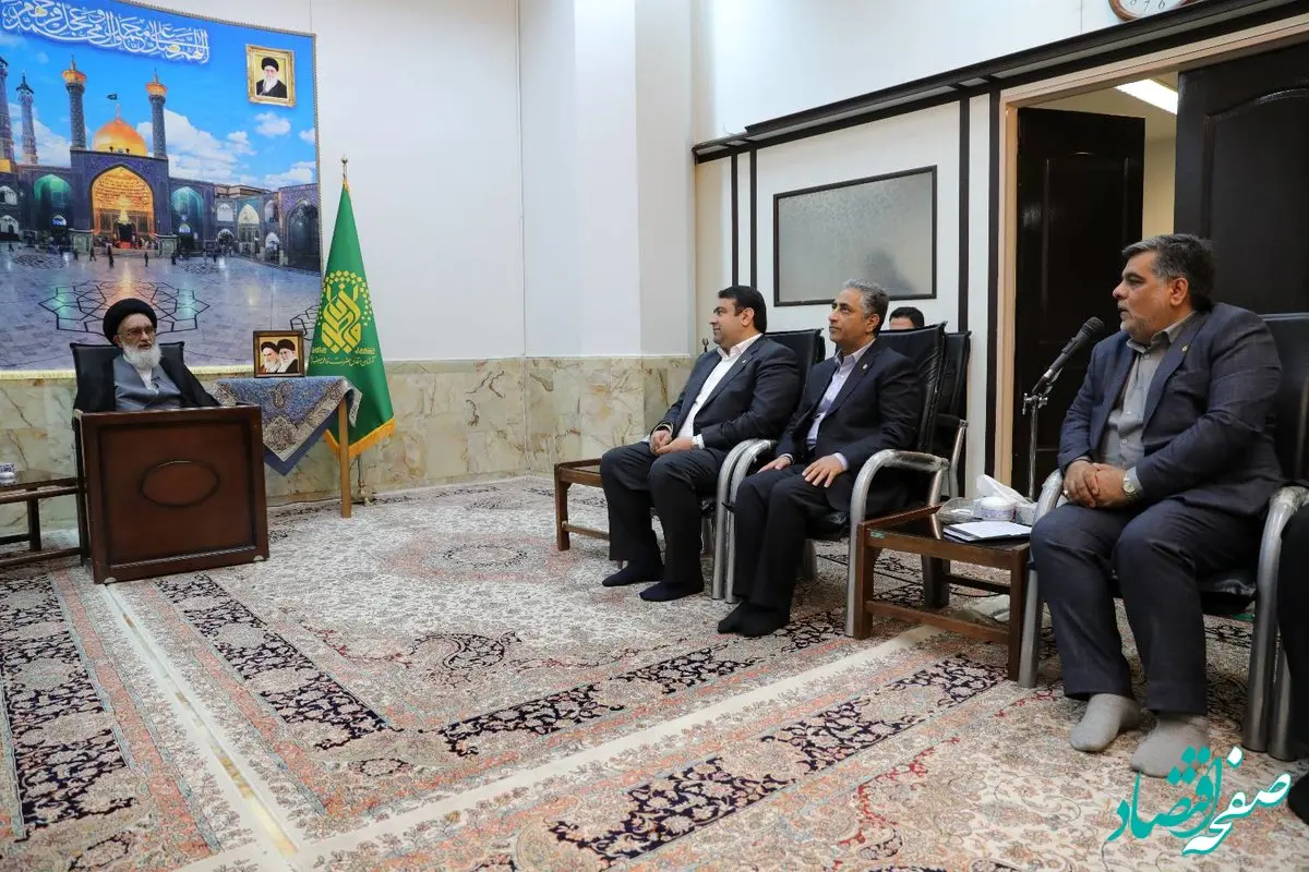 مدیرعامل بانک ملی ایران با آیات عظام و مراجع تقلید دیدار و گفت و گو کرد