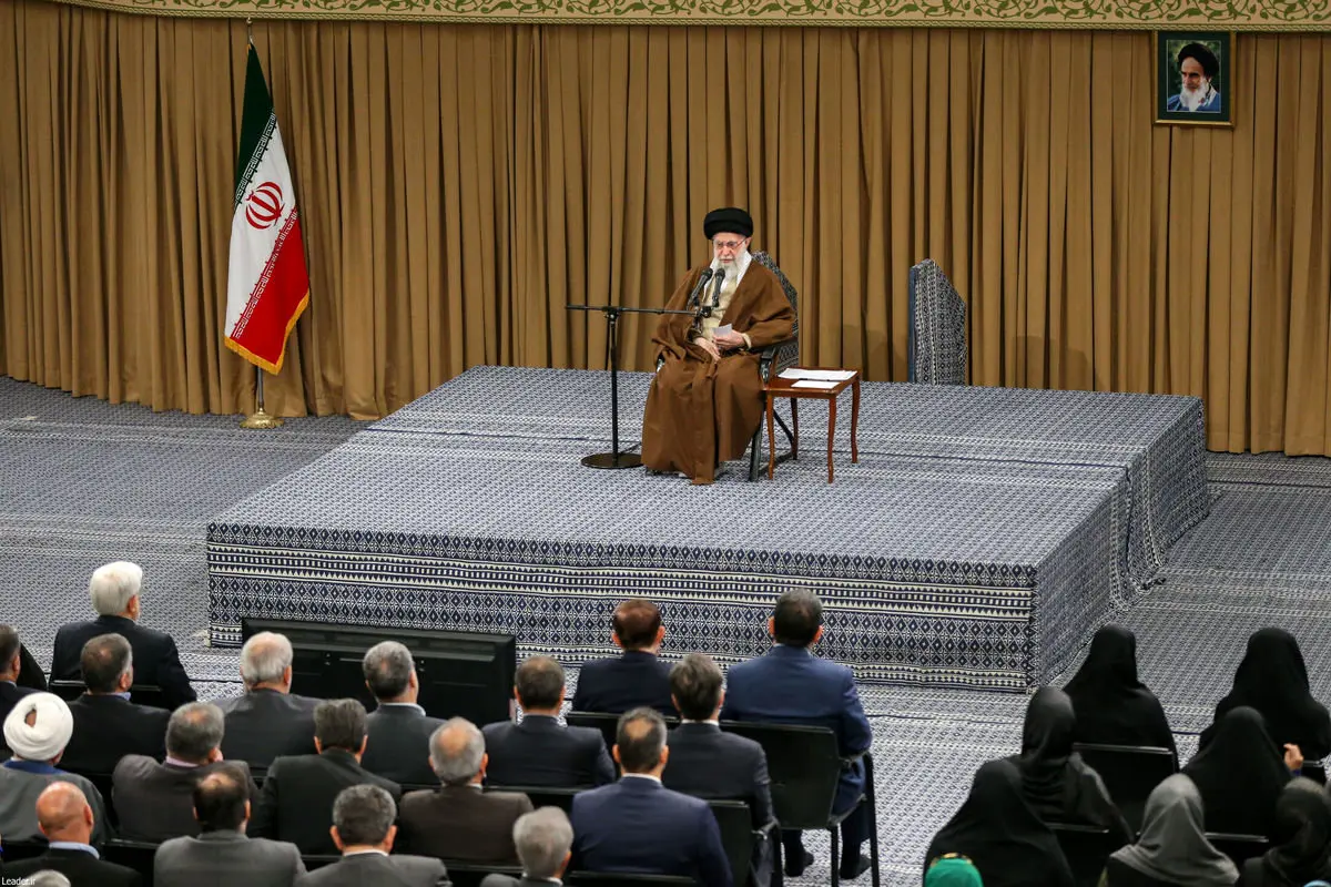 سخنان رهبر انقلاب: دستگاههای دولتی و نظارتی نباید سرعتگیر بخش خصوصی باشند