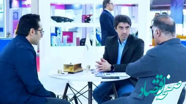 حضور مدیر عامل پتروشیمی خوزستان در نمایشگاه بین‌المللی رنگ و رزین تهران