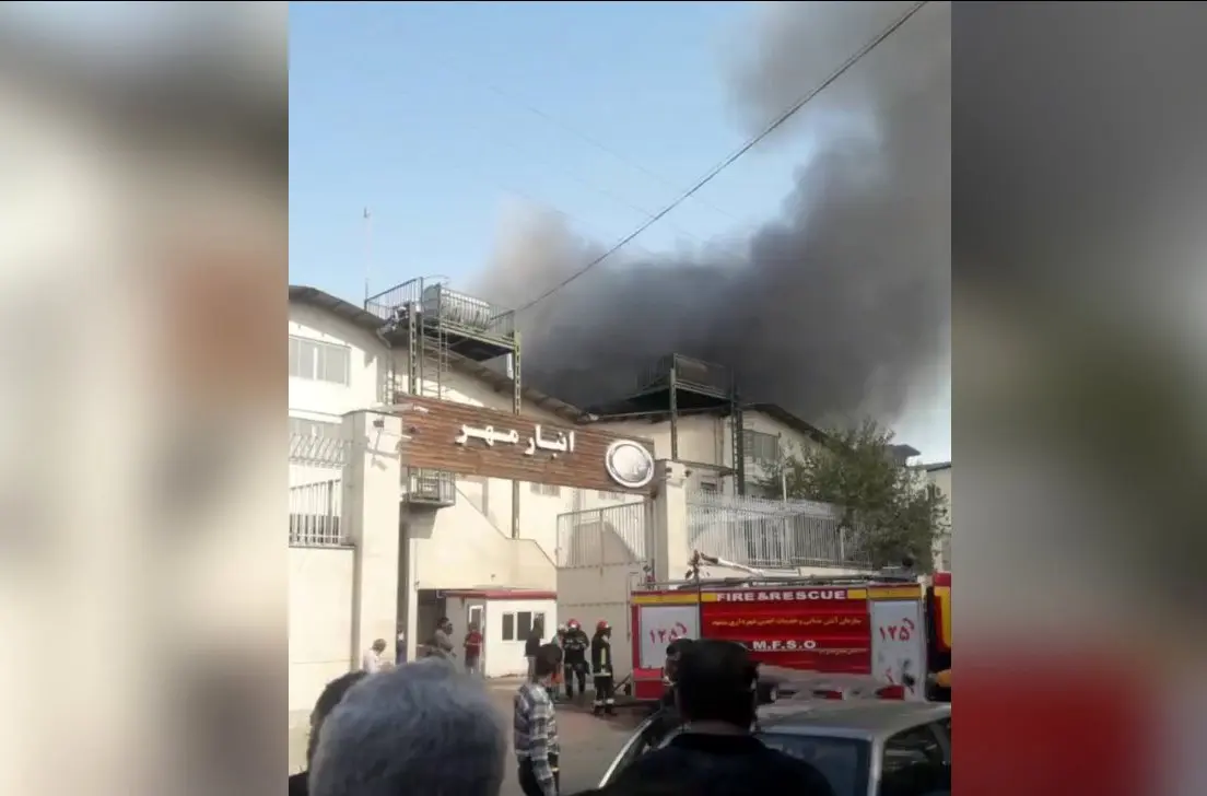 آتش سوزی هولناک در پشت حرم رضوی ؛ آتشنشانان 
وارد کار شدند