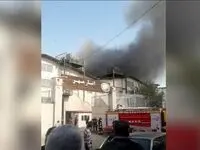 آتش سوزی هولناک در پشت حرم رضوی ؛ آتشنشانان 
وارد کار شدند 