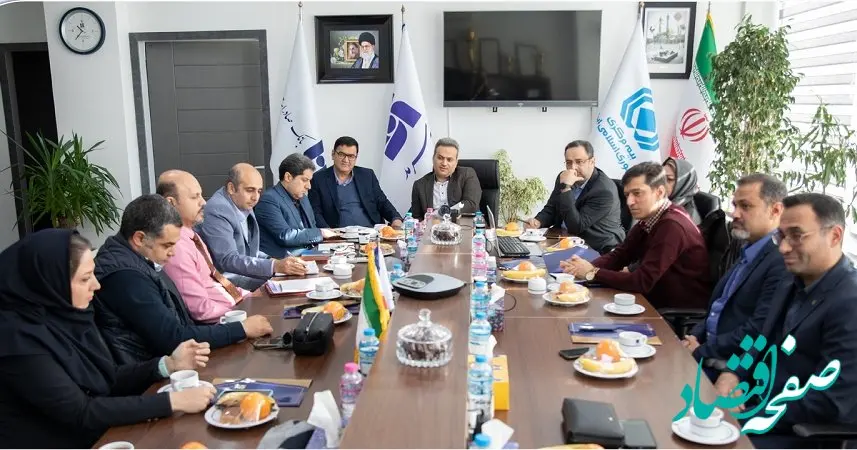  نشست هم‌اندیشی مدیرعامل بیمه سرمد با نمایندگان