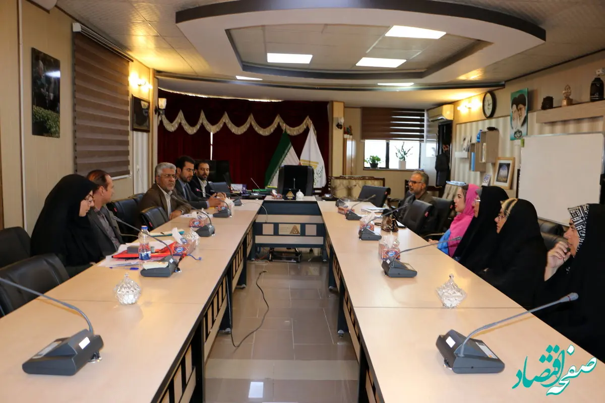 صندوق های خرد محلی استان قم زیر چتر حمایت صندوق کارآفرینی امید